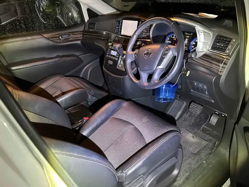 NISSAN ELGRAND 5D 250 HIGHWAY STAR S Image 9