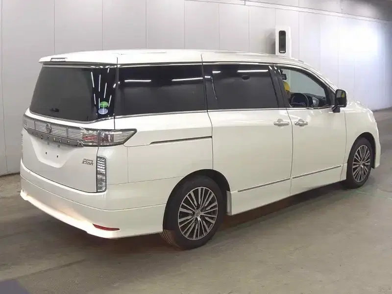 NISSAN ELGRAND 5D 250 HIGHWAY STAR S Image 5