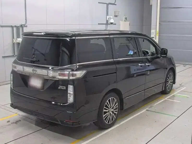 NISSAN ELGRAND 250 HIGHWAY STAR S Image 4