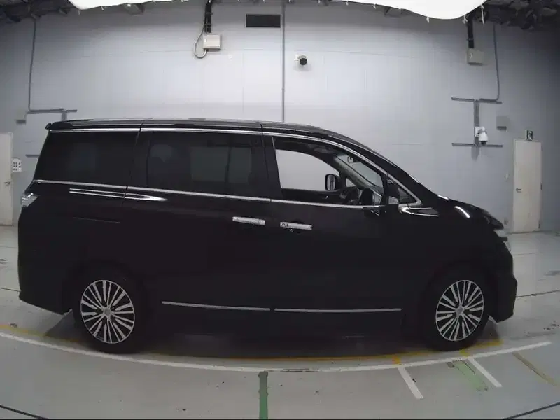 NISSAN ELGRAND 250 HIGHWAY STAR S Image 6
