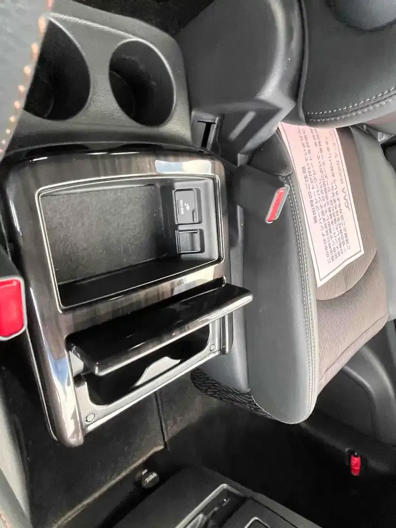 NISSAN ELGRAND 250 HIGHWAY STAR S Image 19