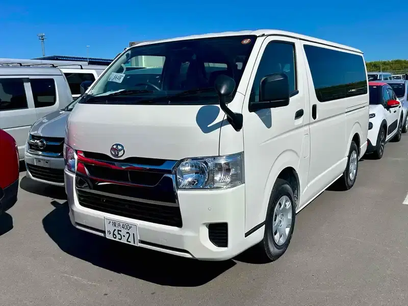 2025 Toyota HIACE 0 km