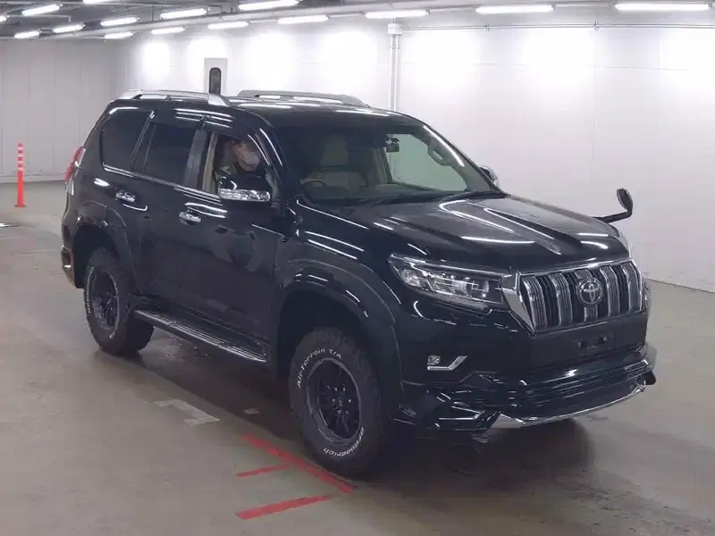 2019 Toyota LAND CRUISER 21,000 km