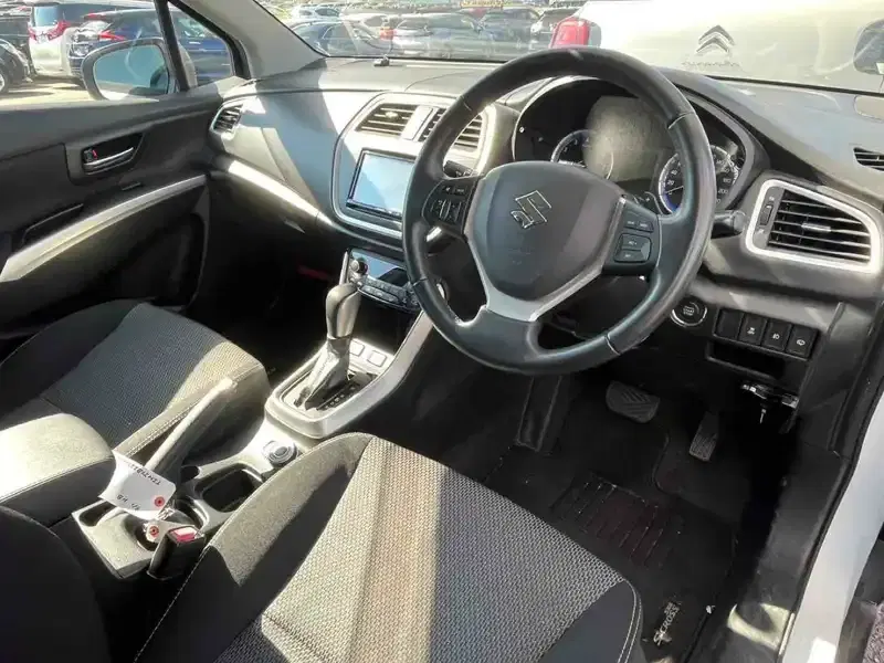 SUZUKI SX4 S- CROSS Image 3