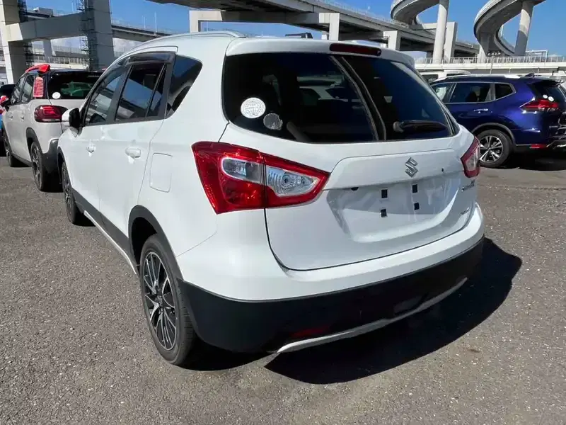 SUZUKI SX4 S- CROSS Image 2