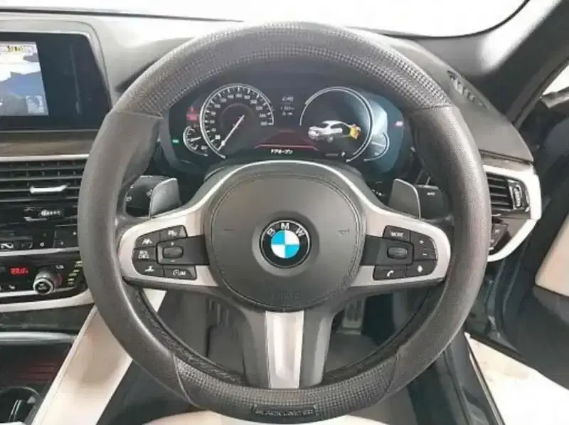 BMW 523I M-SPORT  Image 11