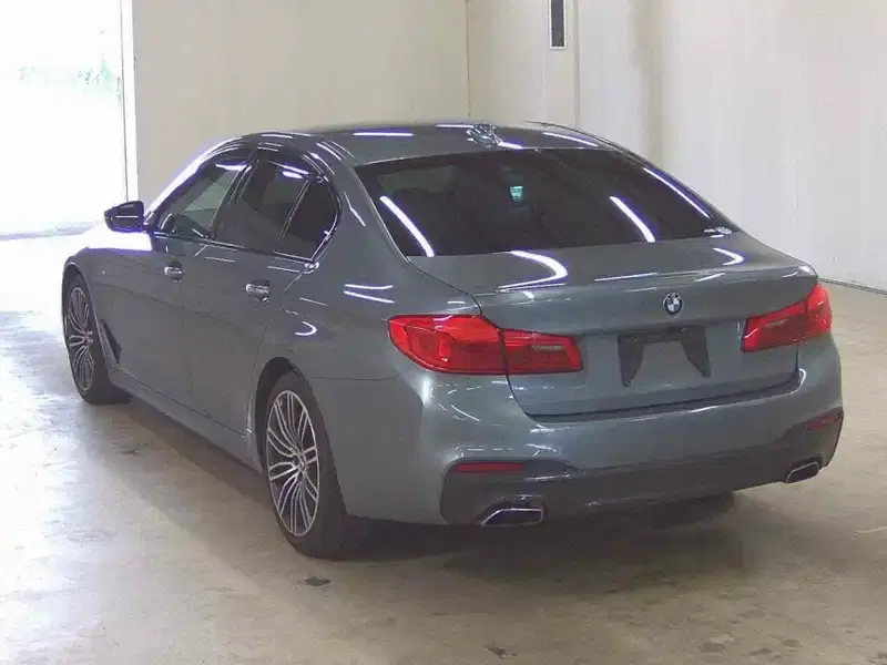 BMW 523I M-SPORT  Image 2