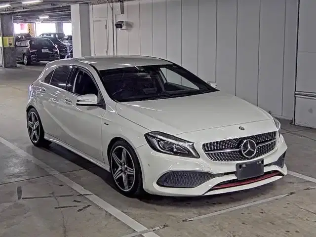 MERCEDES BENZ BENZ A CLASS A250 SPORT Image 3