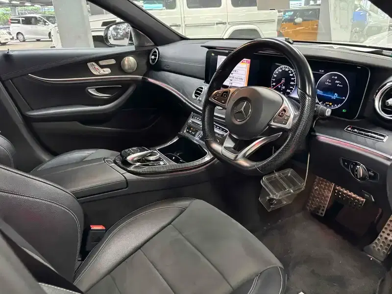 MERCEDES BENZ E200 STATIONWAGON AVG SPORT Image 4