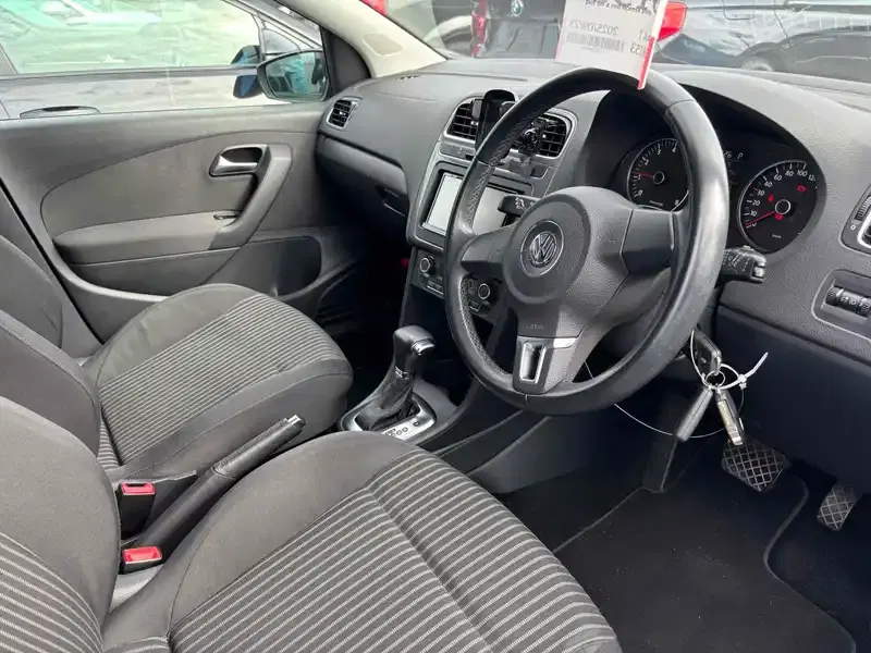VOLKSWAGEN POLO TSI HIGH LINE Image 3