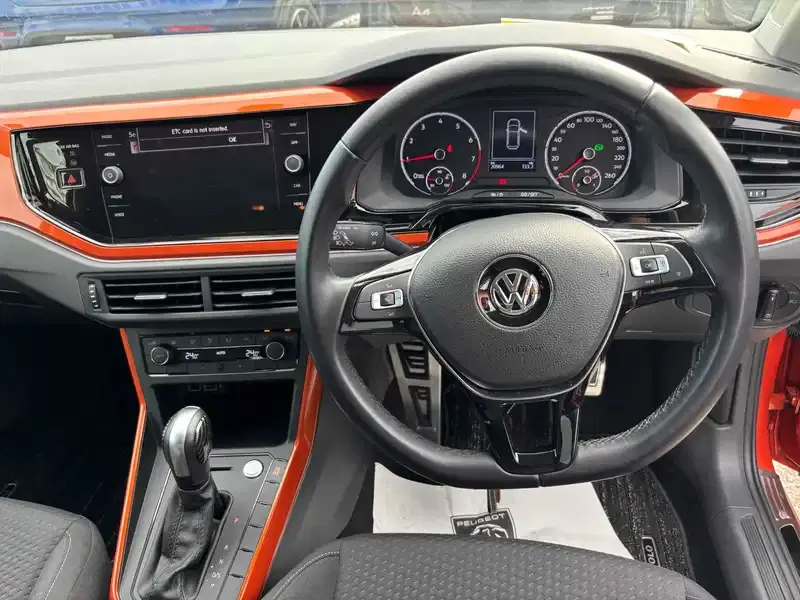 VOLKSWAGEN POLO COMFORTLINE  LTD Image 5