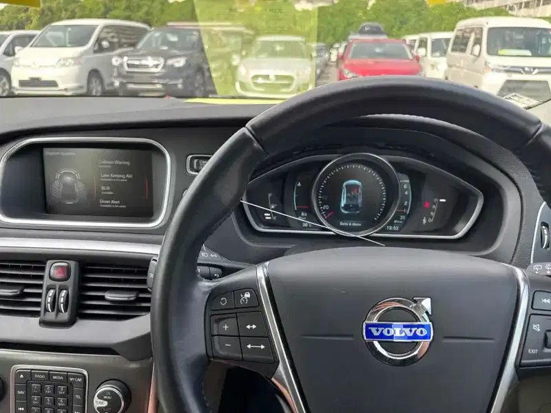 VOLVO V40 V40 T-4 Image 7