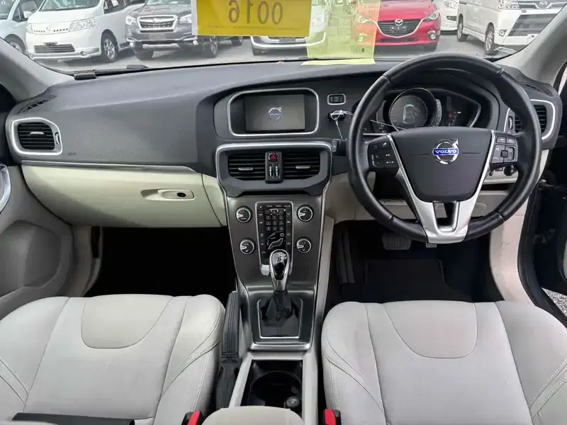 VOLVO V40 V40 T-4 Image 4