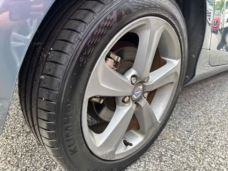 VOLVO V40 V40 T-4 Image 20