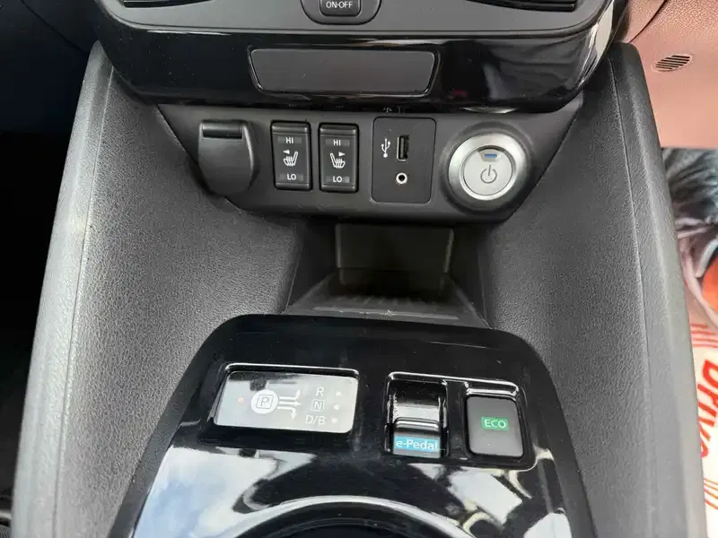 NISSAN LEAF X Image 24