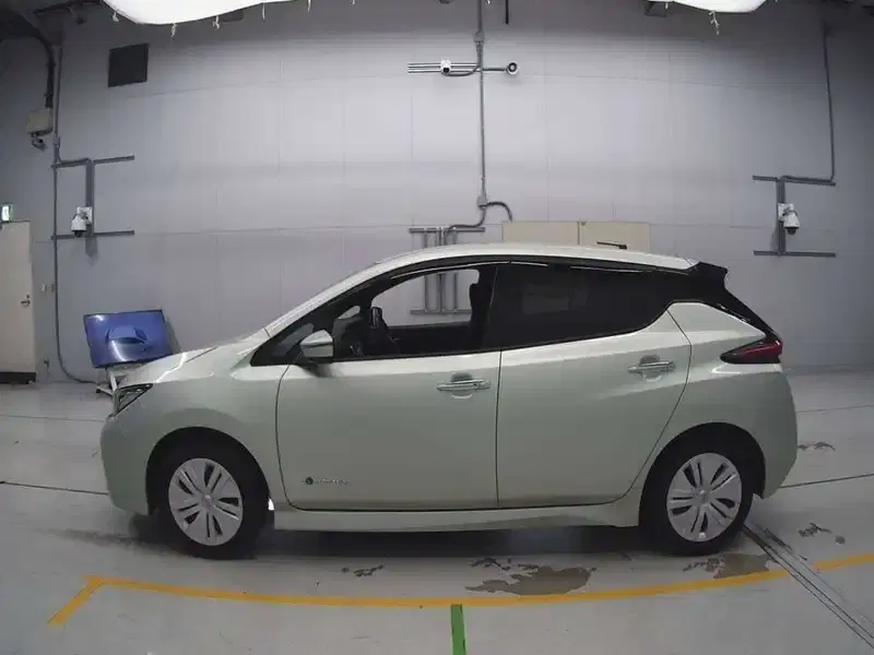 NISSAN LEAF X Image 4