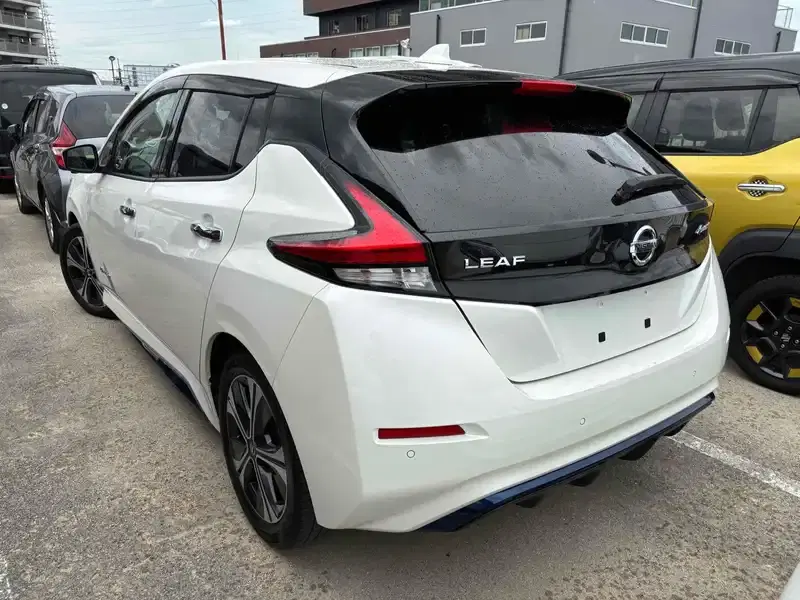 NISSAN LEAF X V SMART Image 2