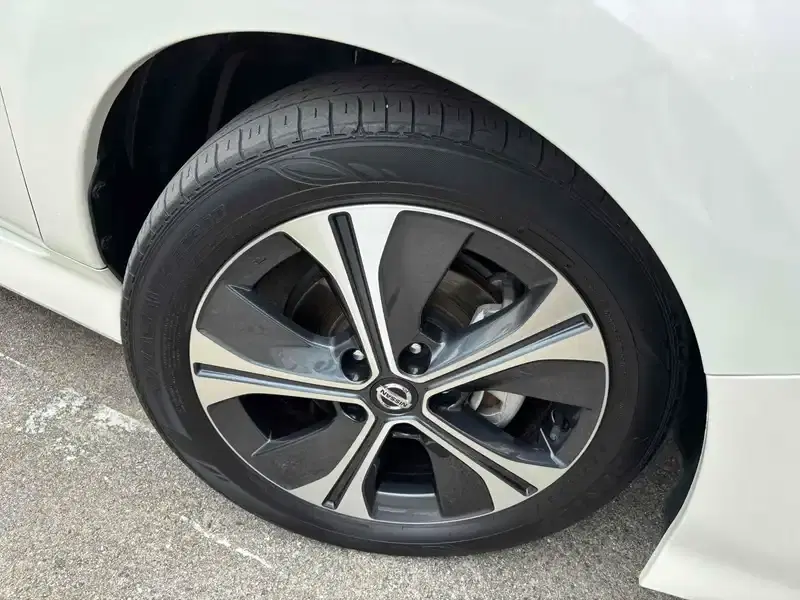 NISSAN LEAF X V SMART Image 18
