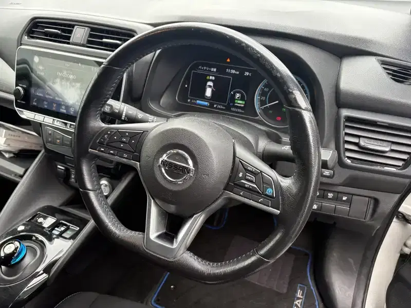 NISSAN LEAF X V SMART Image 4