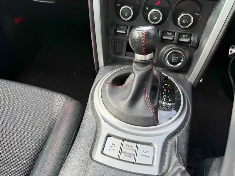 TOYOTA 86 GT Image 9