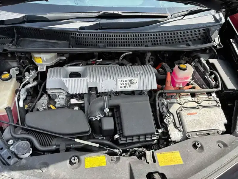 TOYOTA PRIUS ALPHA S Image 14