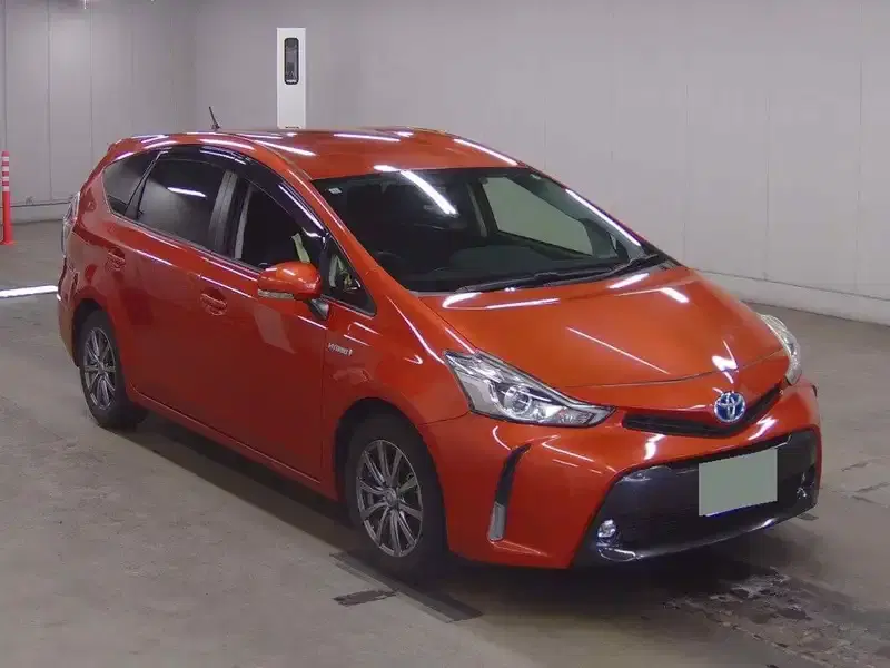 2015 Toyota PRIUS 128,680 km