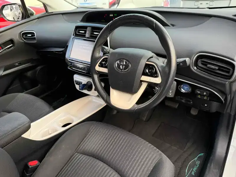 TOYOTA PRIUS A Image 10