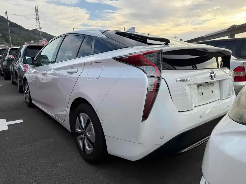 TOYOTA PRIUS A Image 9