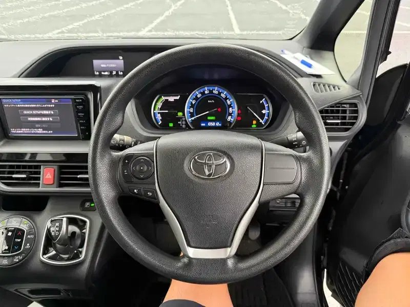 TOYOTA NOAH HYBRID X Image 4