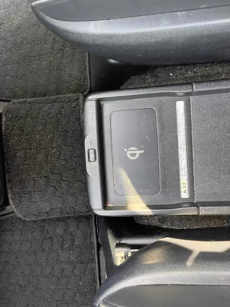 TOYOTA ESQUIRE HYBRID GI Image 12