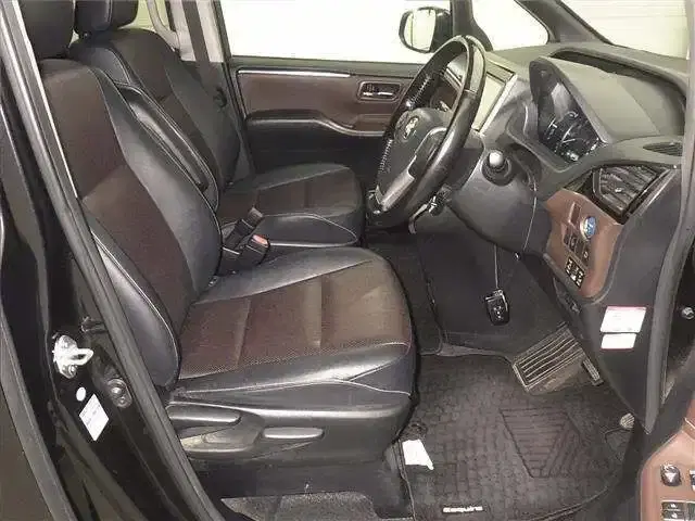 TOYOTA ESQUIRE HYBRID GI Image 7