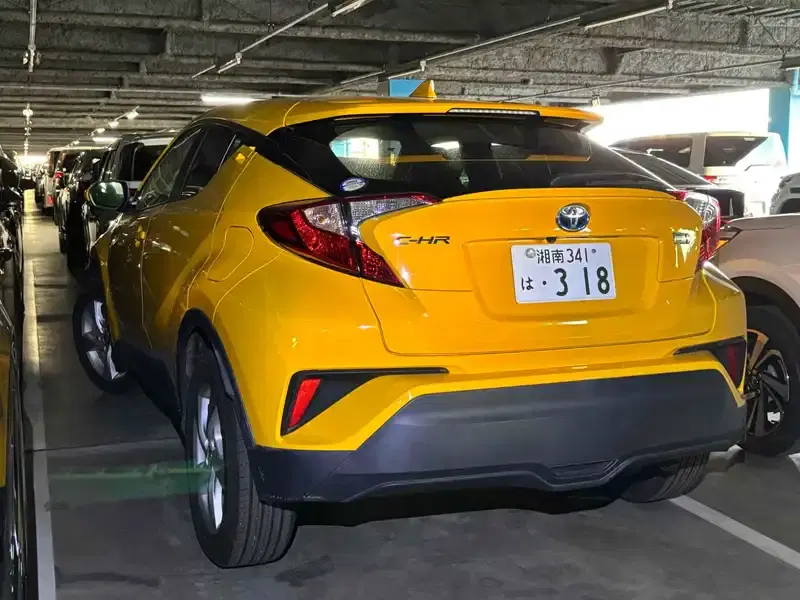 TOYOTA C-HR S Image 2