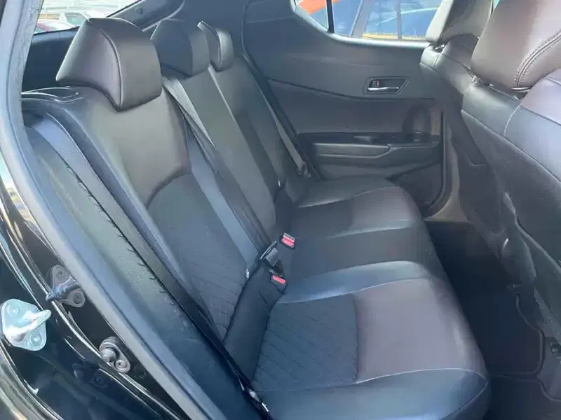 TOYOTA C-HR G Image 4