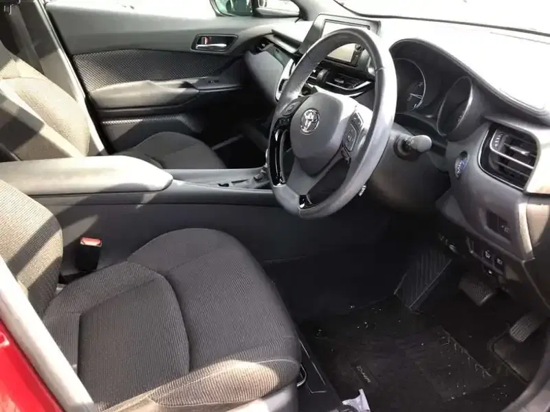 TOYOTA C-HR S Image 5