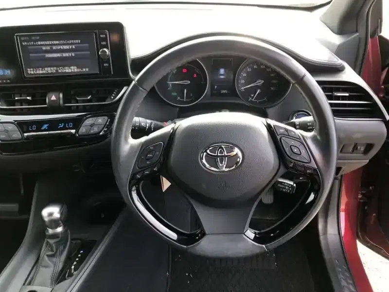 TOYOTA C-HR S Image 8