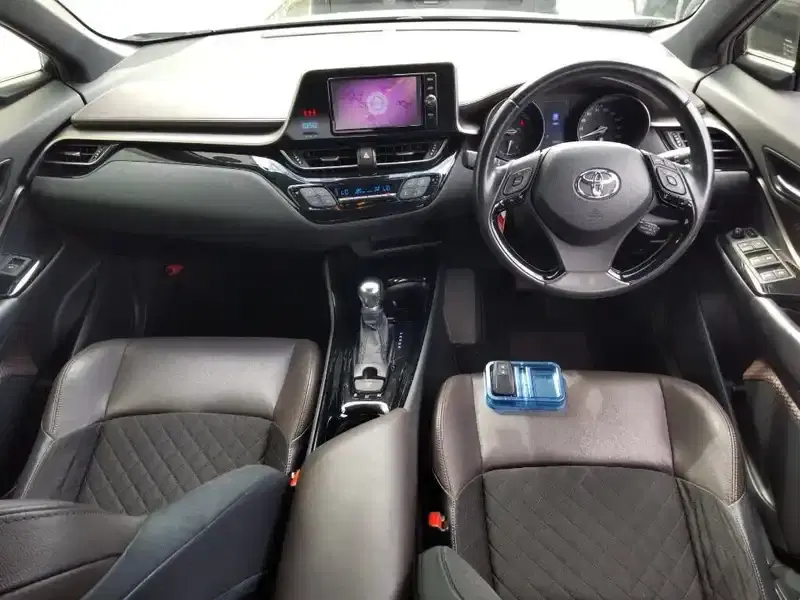 TOYOTA C-HR G Image 5