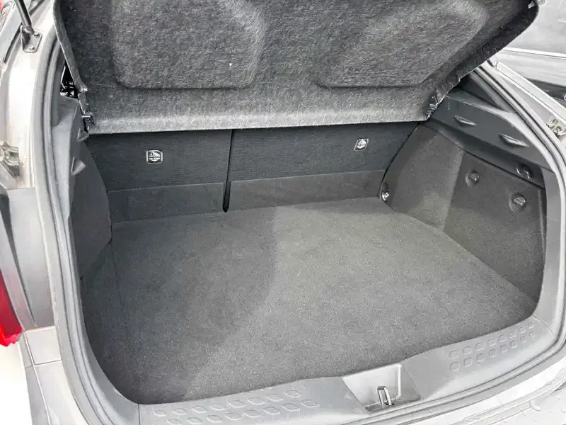 TOYOTA C-HR G Image 13