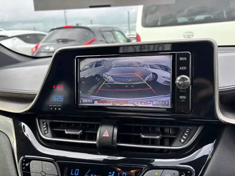 TOYOTA C-HR G Image 15
