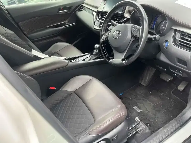 TOYOTA C-HR G Image 3