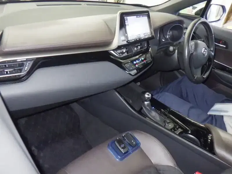 TOYOTA C-HR G Image 5