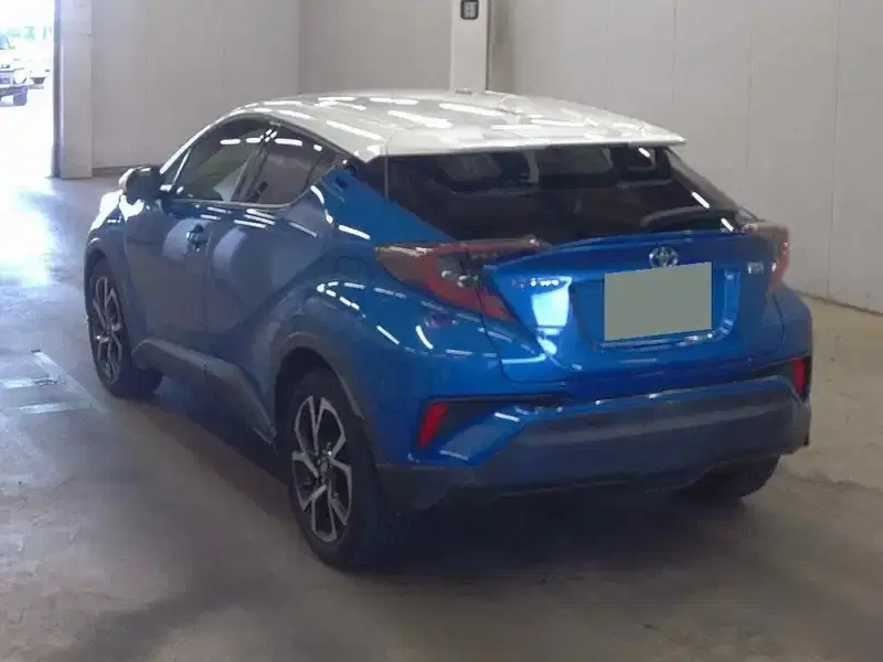 TOYOTA C-HR G Image 4