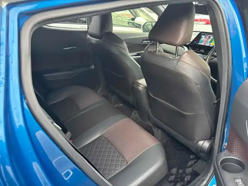 TOYOTA C-HR G Image 10