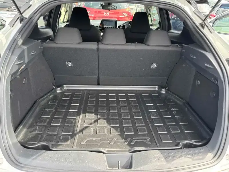 TOYOTA C-HR S LED PACKAGE Image 12