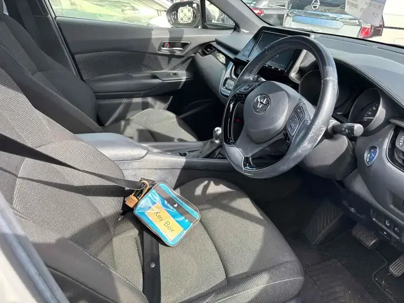 TOYOTA C-HR S LED PACKAGE Image 10