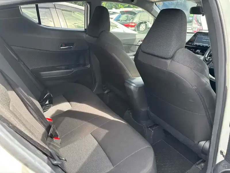 TOYOTA C-HR S LED PACKAGE Image 11
